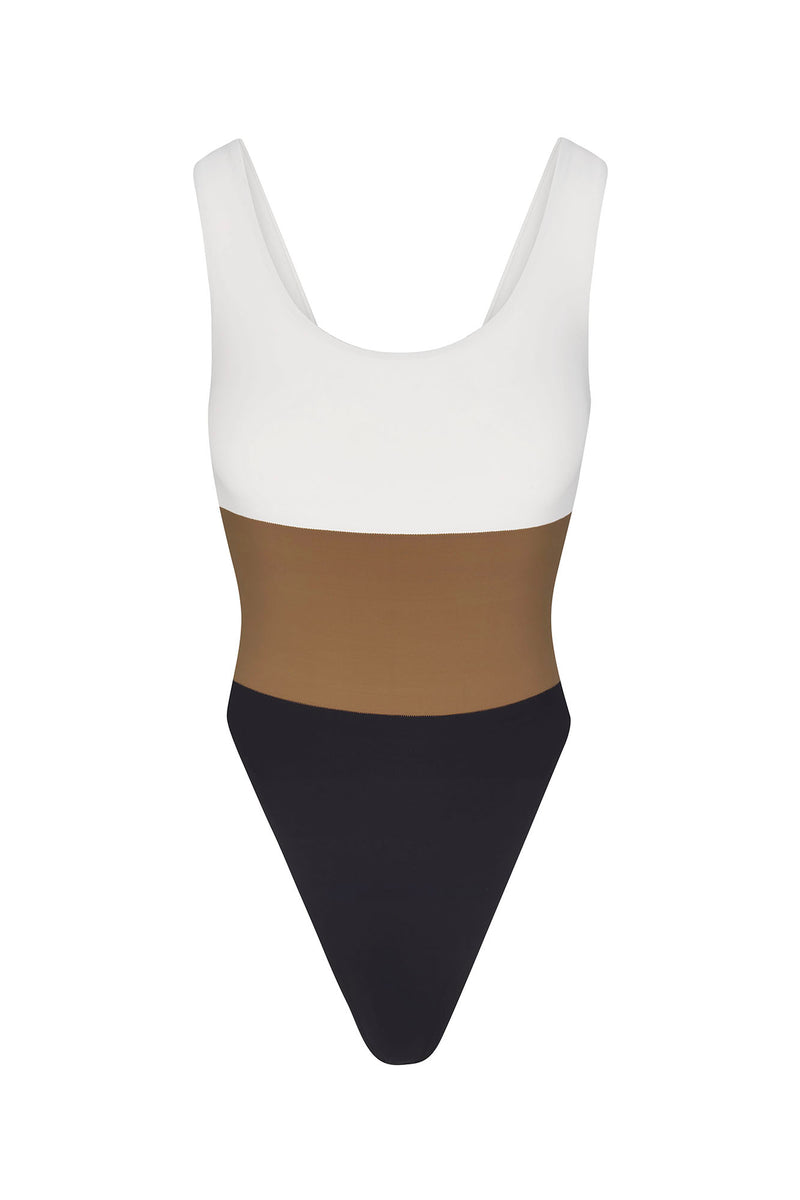 Hume Tricolor One-Piece White/Sandstone/Black on White Background