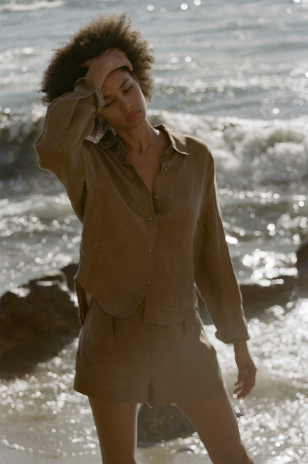 The High-Waist Short Short in Linen Cupro